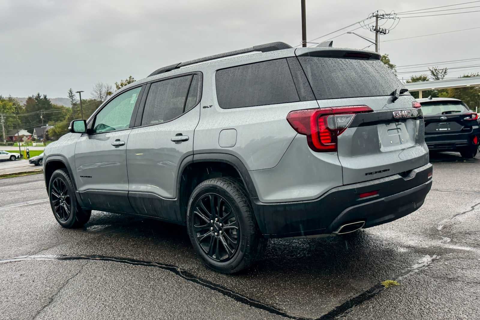 2023 GMC Acadia SLT