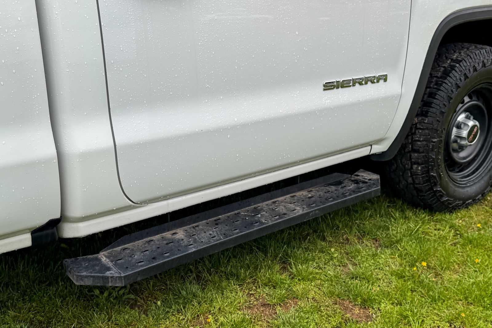 2018 GMC Sierra 1500 2WD Reg Cab 133.0"