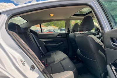 2023 Nissan Altima SR