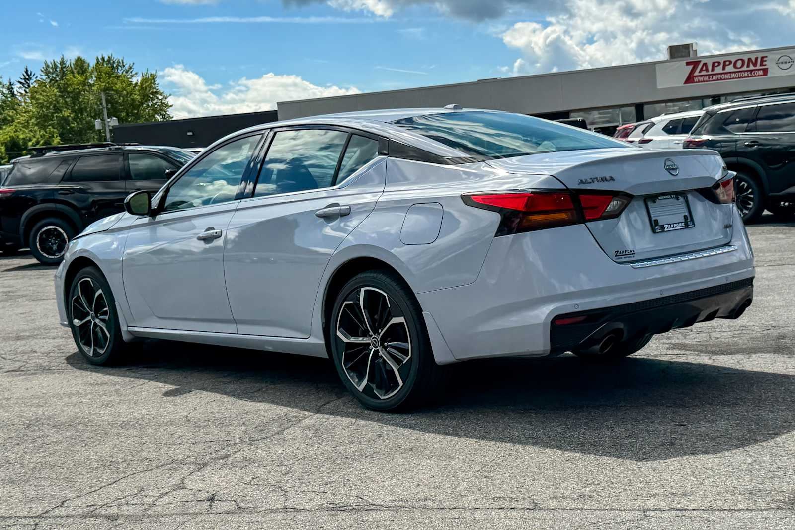 2023 Nissan Altima SR