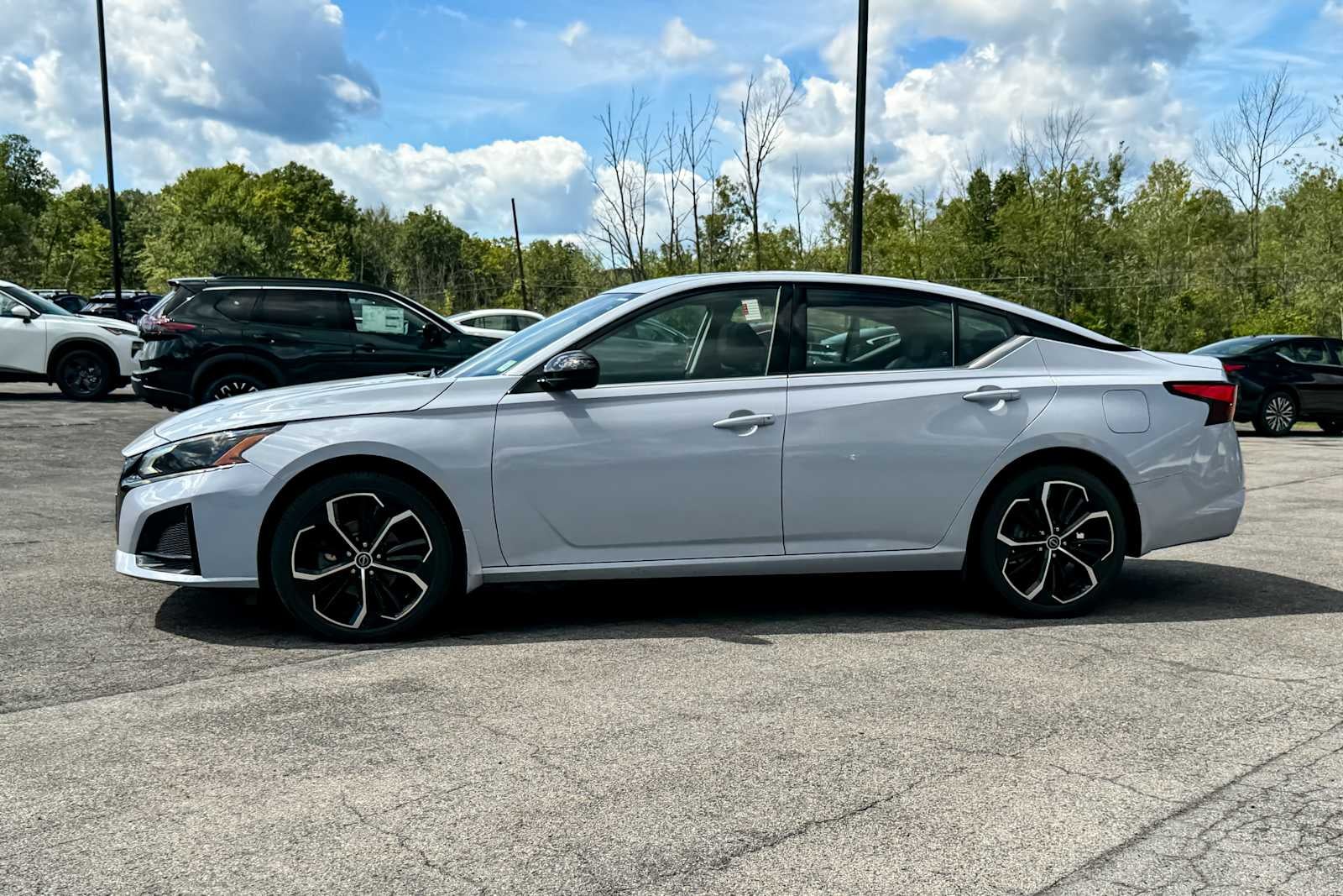 2023 Nissan Altima SR