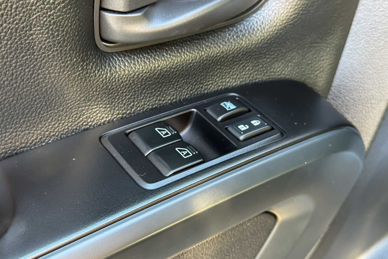 2021 Nissan TITAN King Cab® S