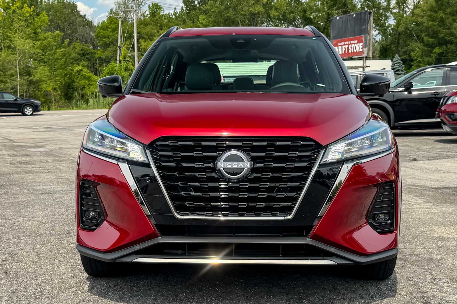 2023 Nissan Kicks SR