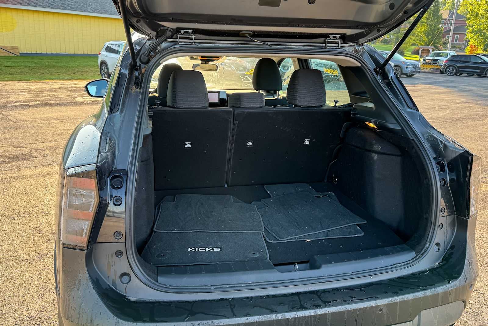 2025 Nissan Kicks S