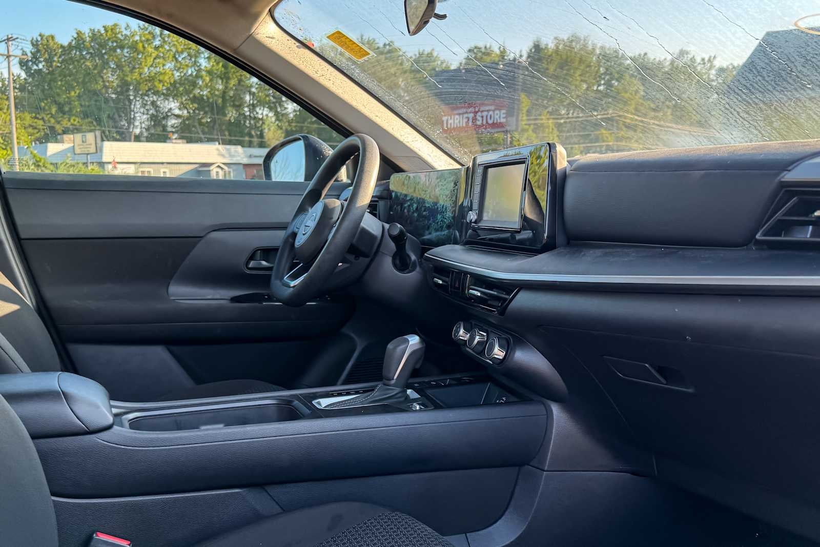 2025 Nissan Kicks S