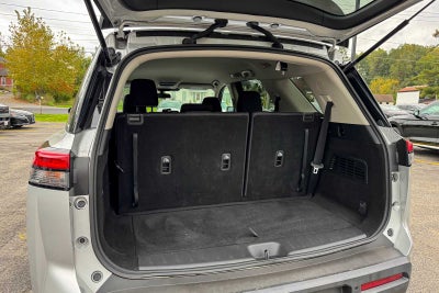 2022 Nissan Pathfinder SV