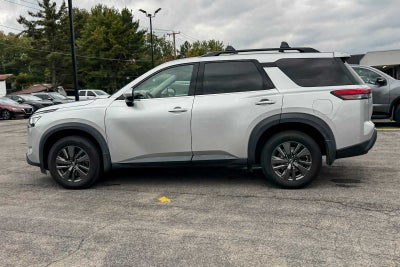 2022 Nissan Pathfinder SV
