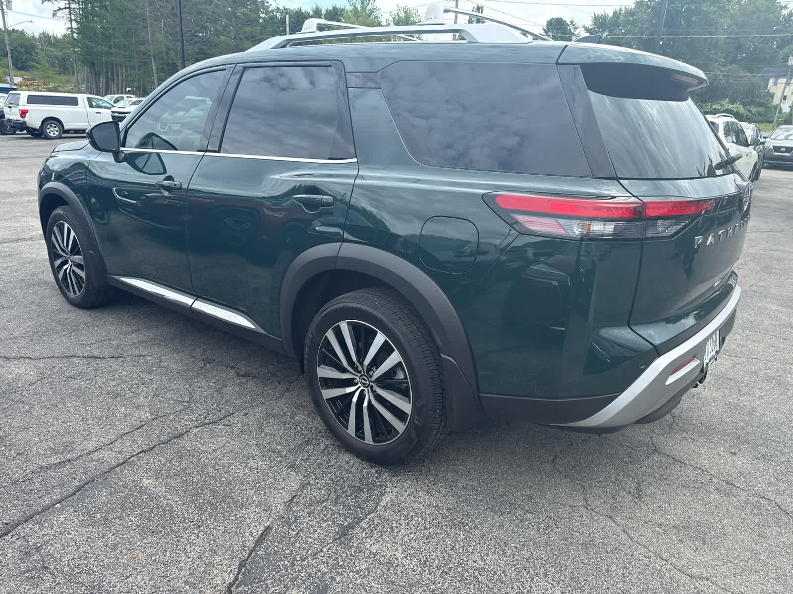 2025 Nissan Pathfinder Platinum