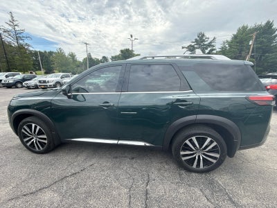 2025 Nissan Pathfinder Platinum