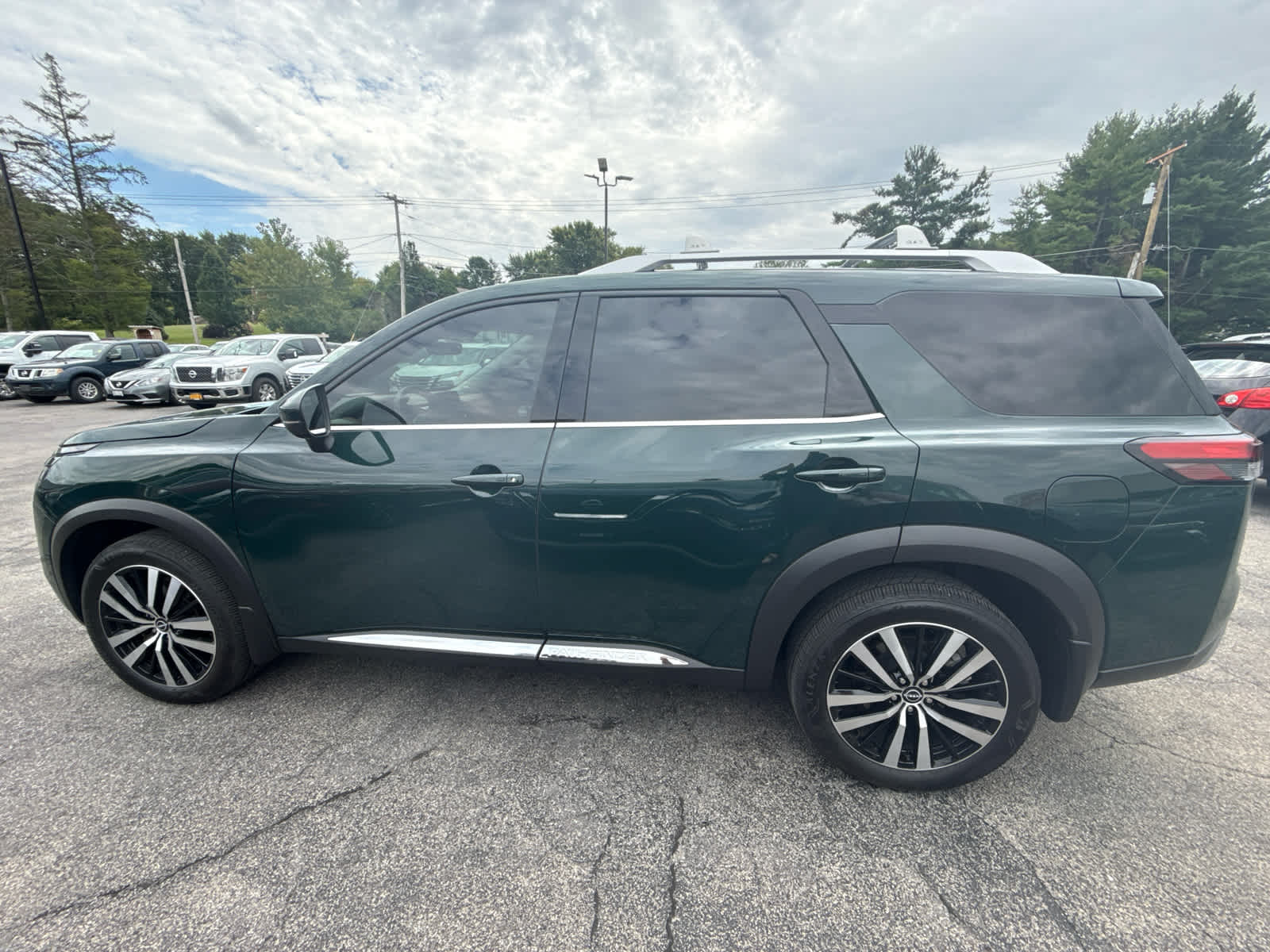 2025 Nissan Pathfinder Platinum