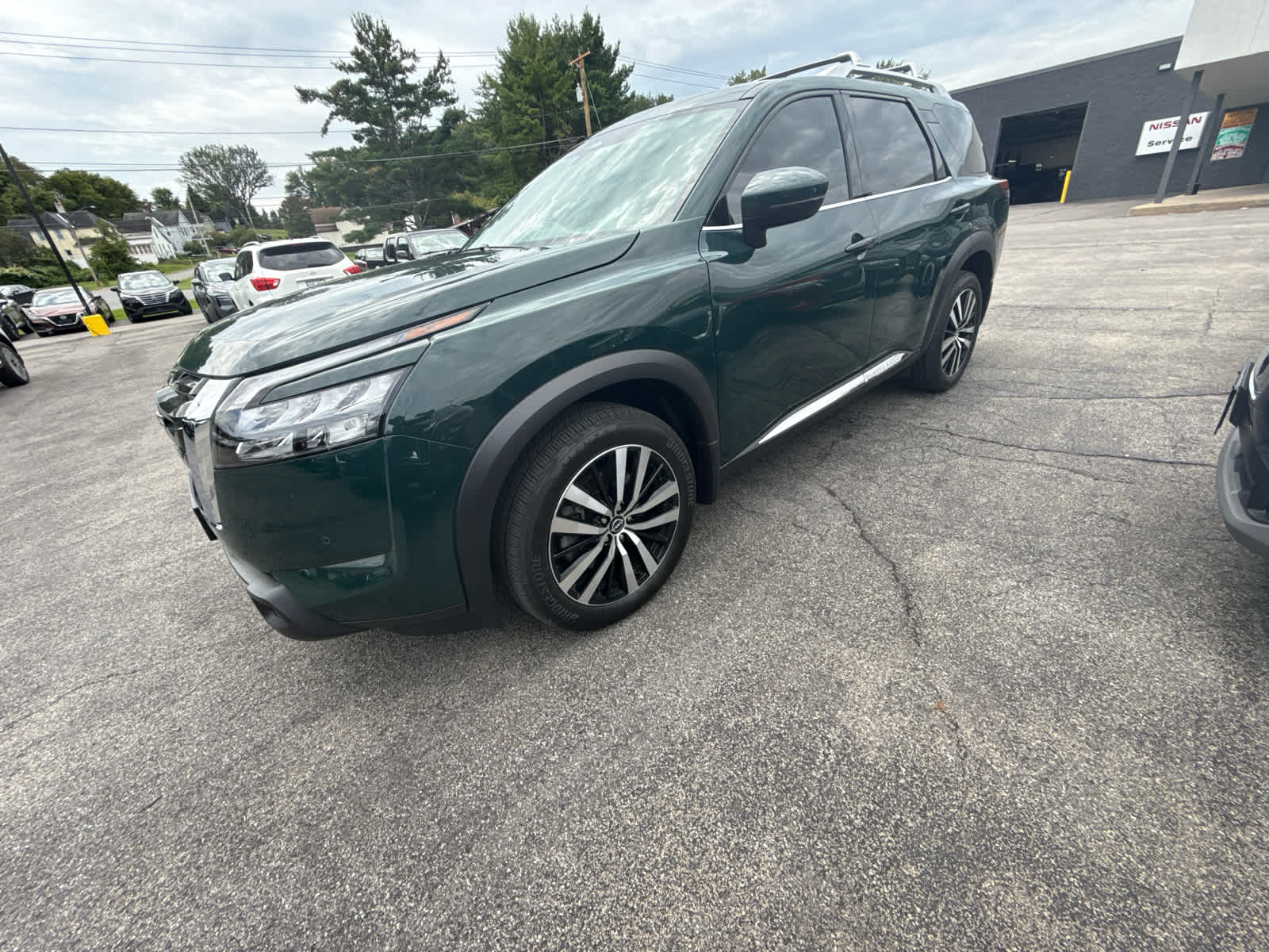 2025 Nissan Pathfinder Platinum