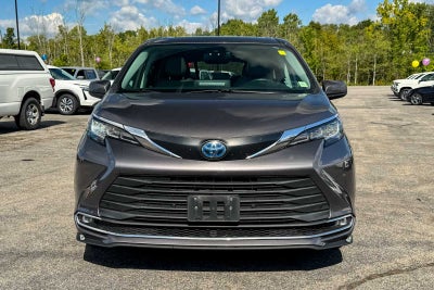2021 Toyota Sienna XLE
