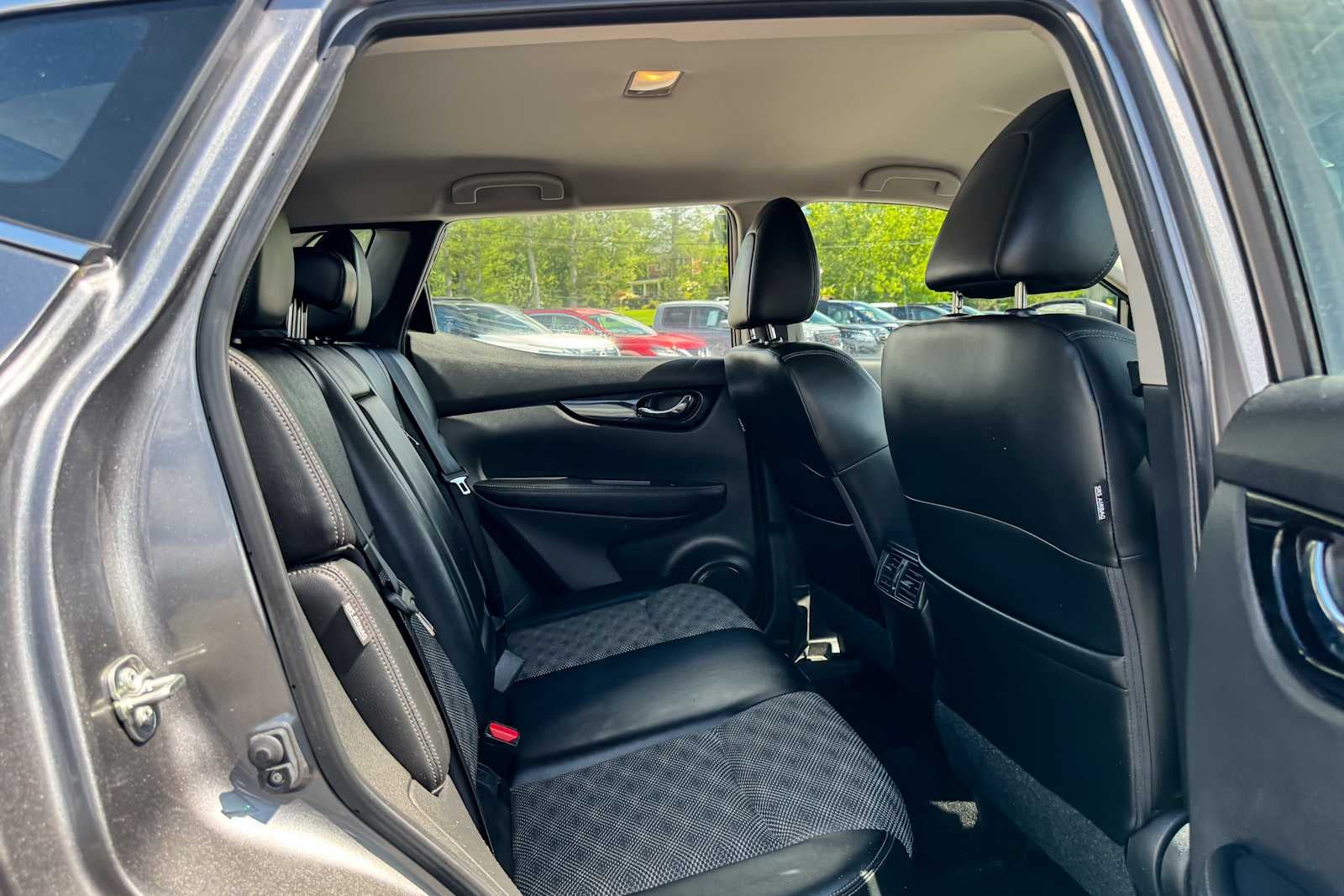 2022 Nissan Rogue Sport SV