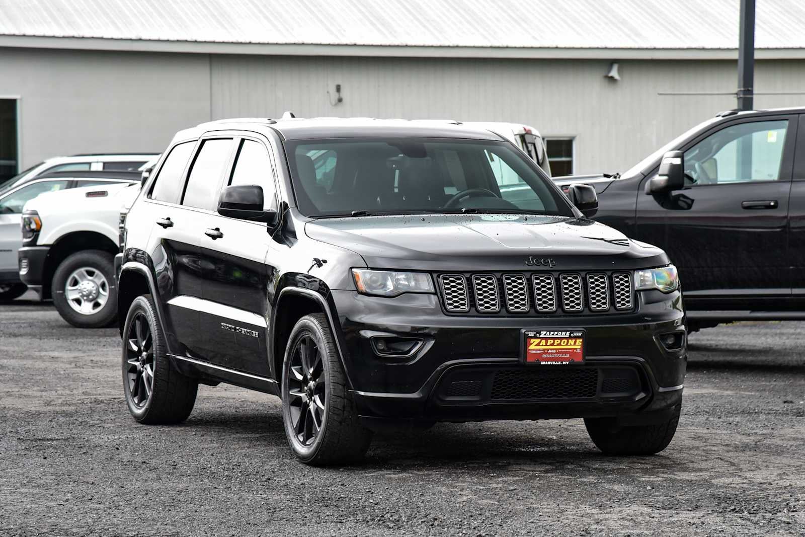 2017 Jeep Grand Cherokee Altitude 4WD's photo