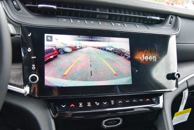 2027 Jeep Grand Cherokee Laredo