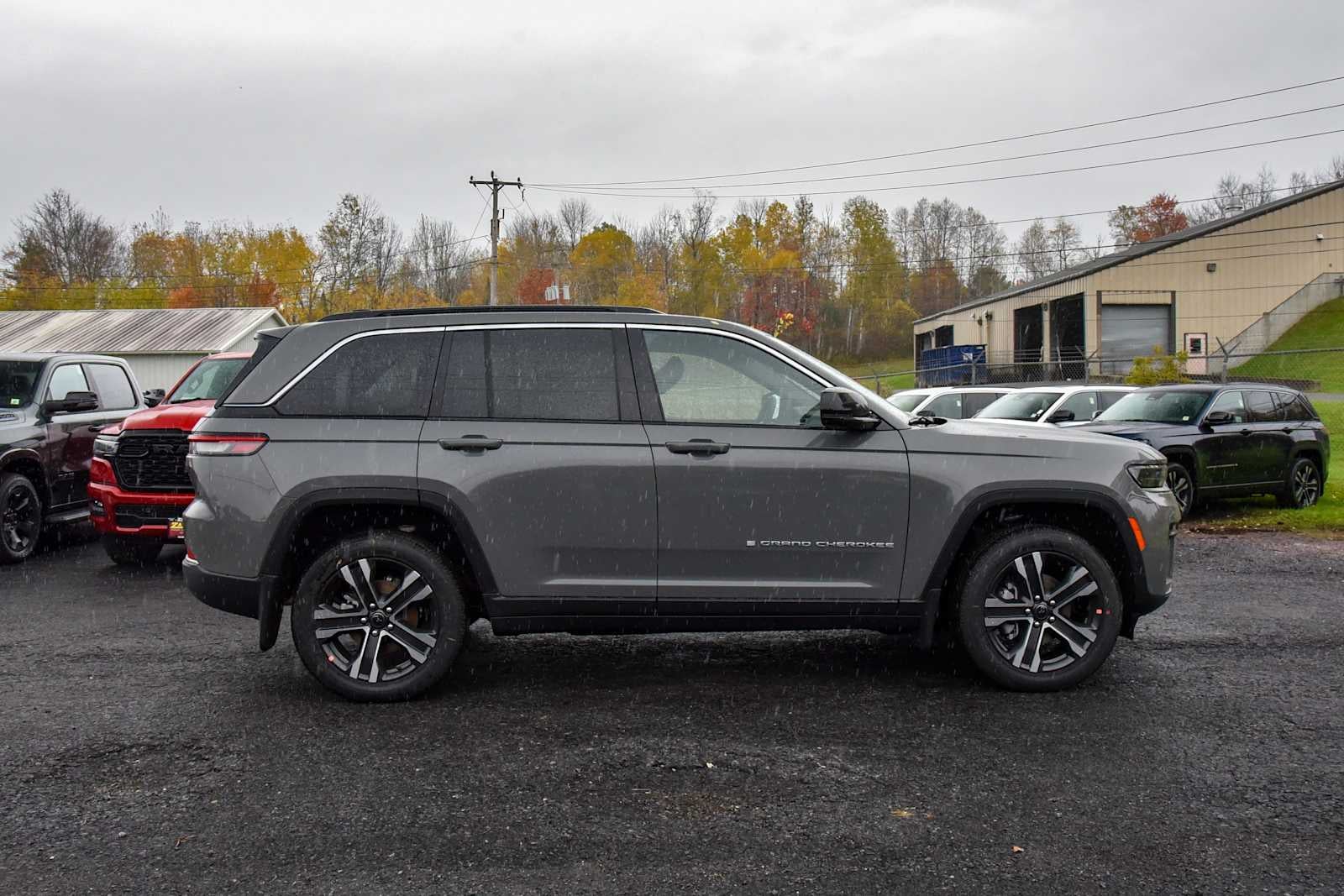 2027 Jeep Grand Cherokee Laredo