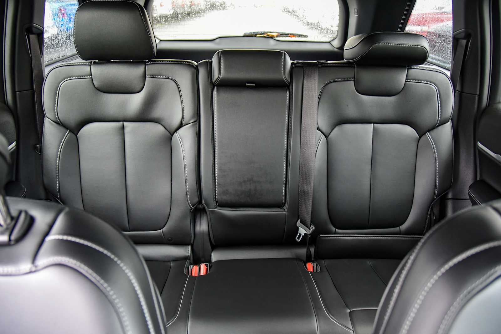 2027 Jeep Grand Cherokee Laredo