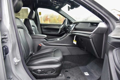 2027 Jeep Grand Cherokee Laredo