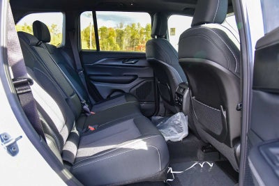 2027 Jeep Grand Cherokee Laredo X