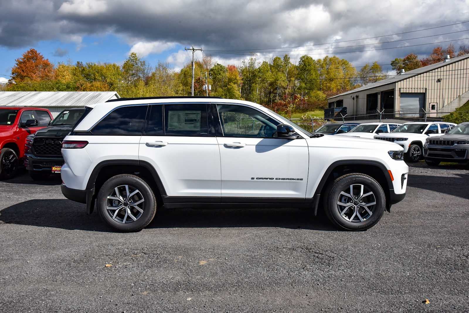 2027 Jeep Grand Cherokee Laredo X