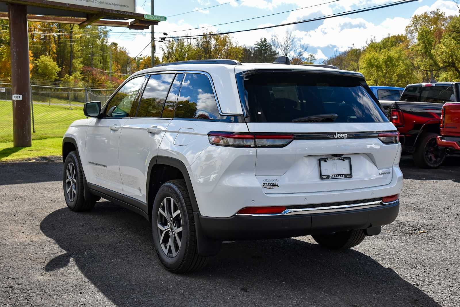 2027 Jeep Grand Cherokee Laredo X