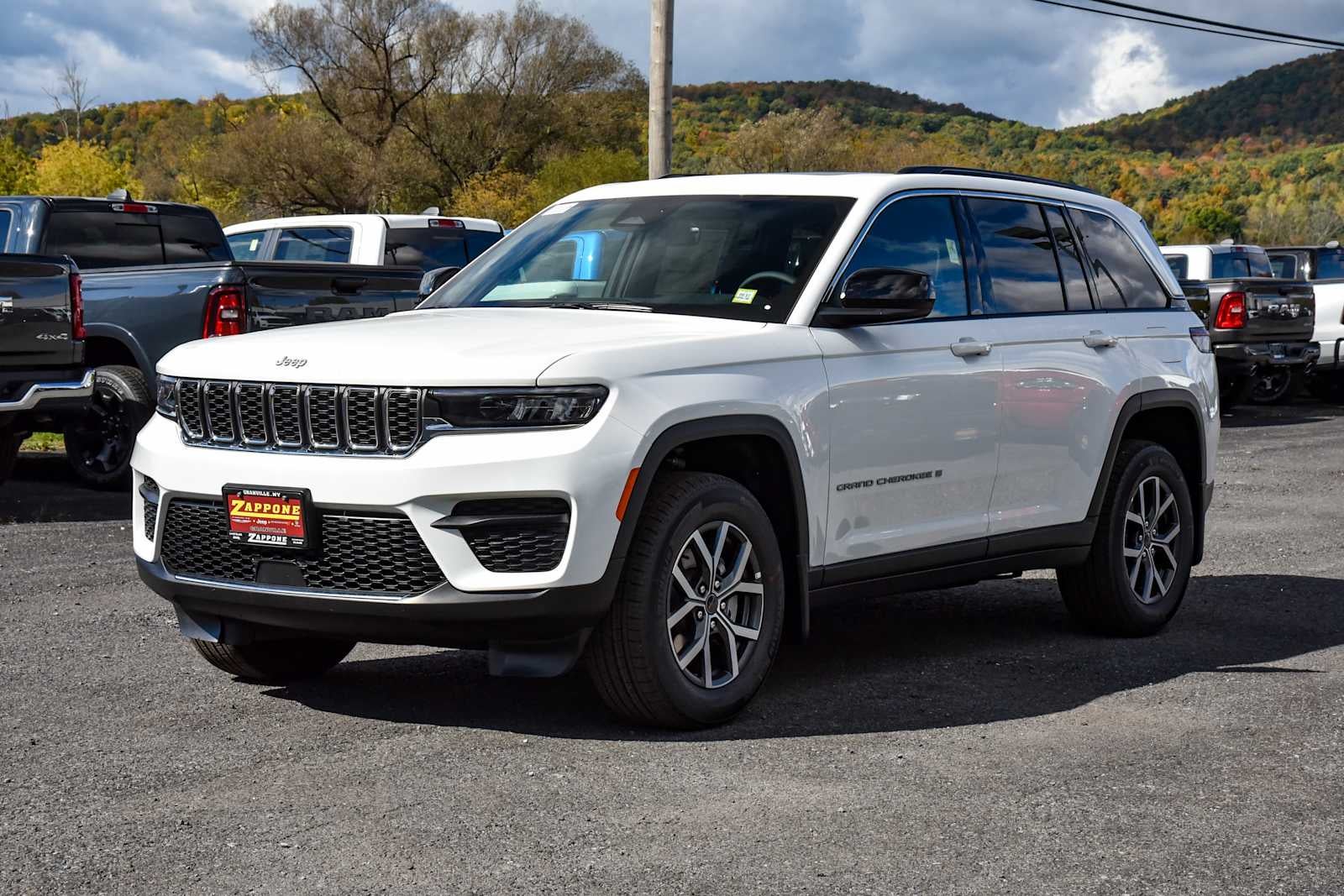 2027 Jeep Grand Cherokee Laredo X