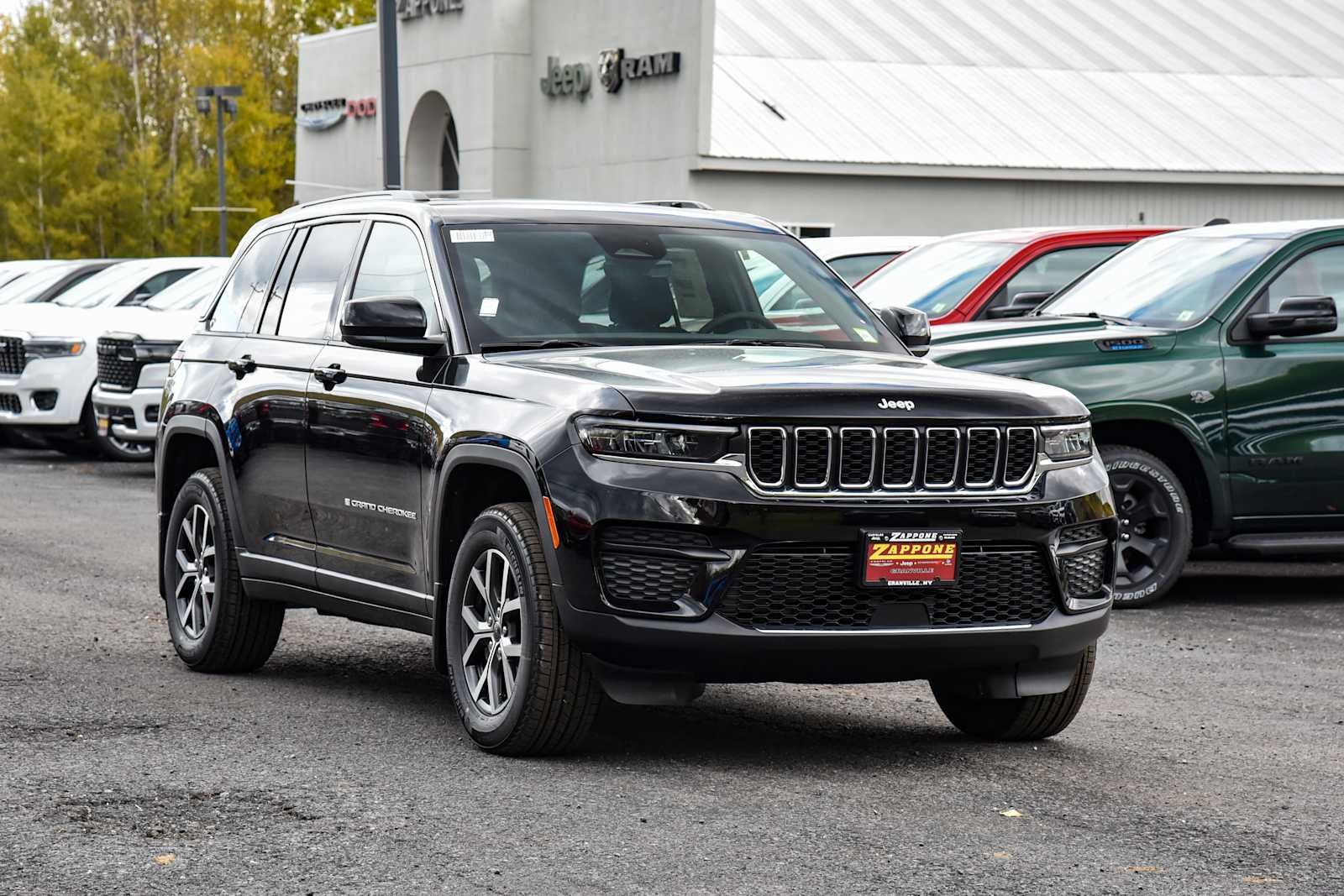 2027 Jeep Grand Cherokee Laredo X