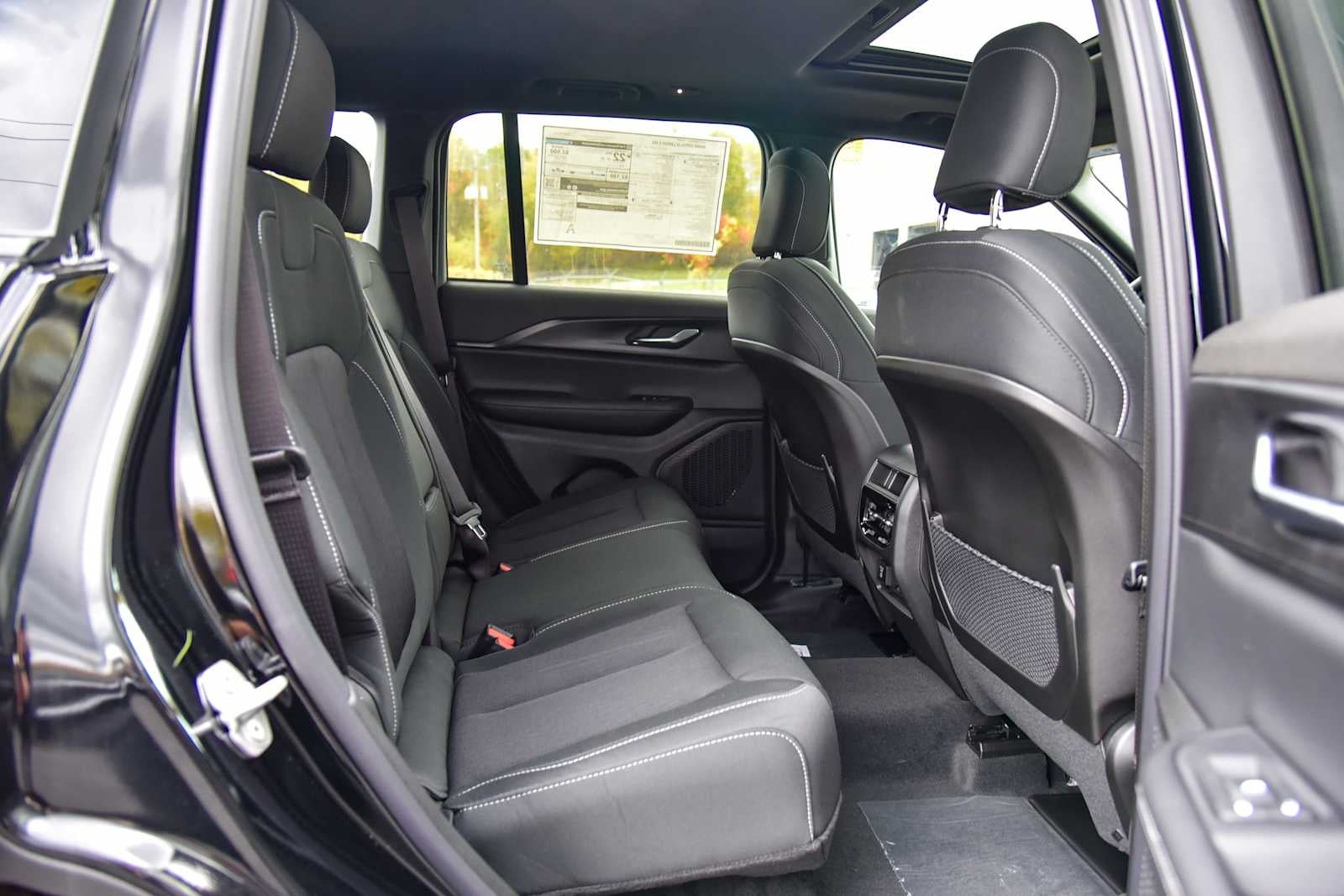 2027 Jeep Grand Cherokee Laredo X