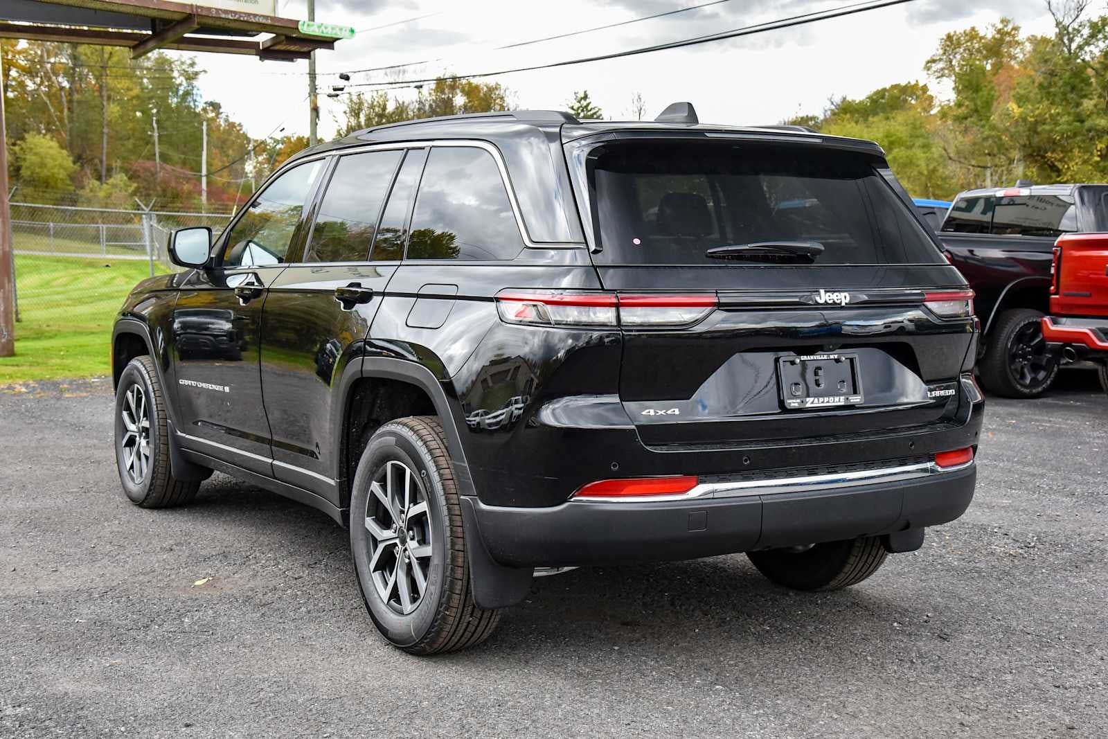 2027 Jeep Grand Cherokee Laredo X