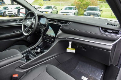 2027 Jeep Grand Cherokee Laredo X