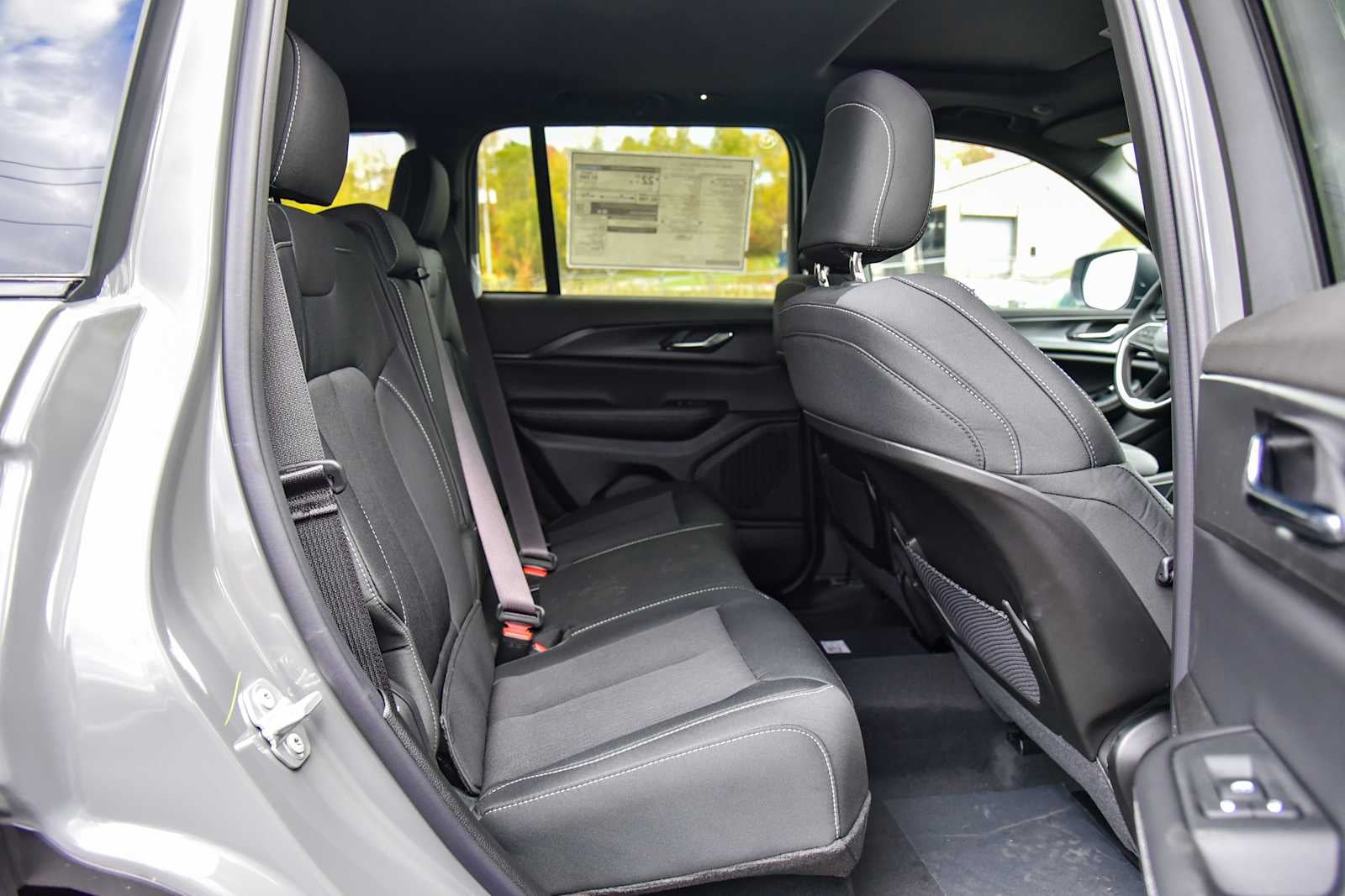 2027 Jeep Grand Cherokee Laredo X