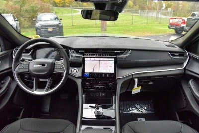2027 Jeep Grand Cherokee Laredo X