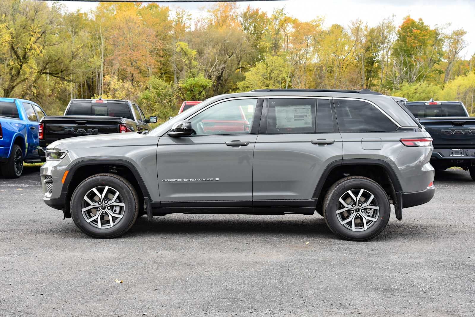 2027 Jeep Grand Cherokee Laredo X