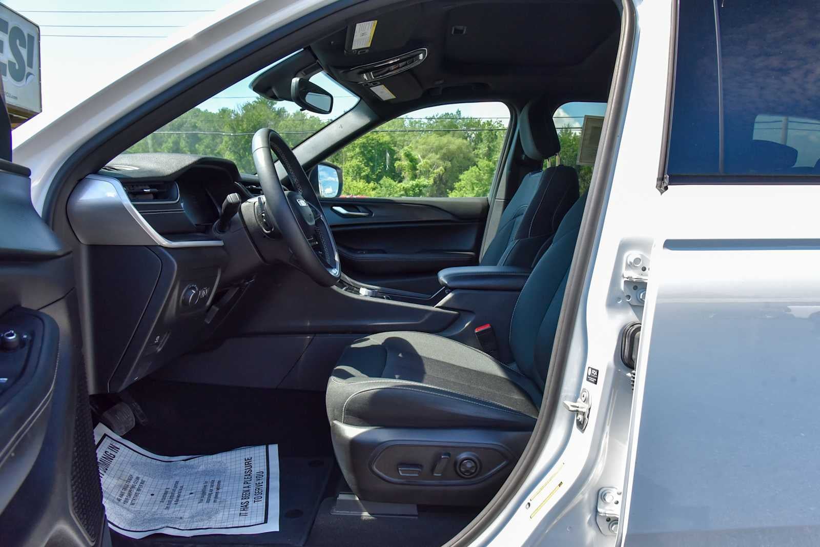 2024 Jeep Grand Cherokee Laredo X