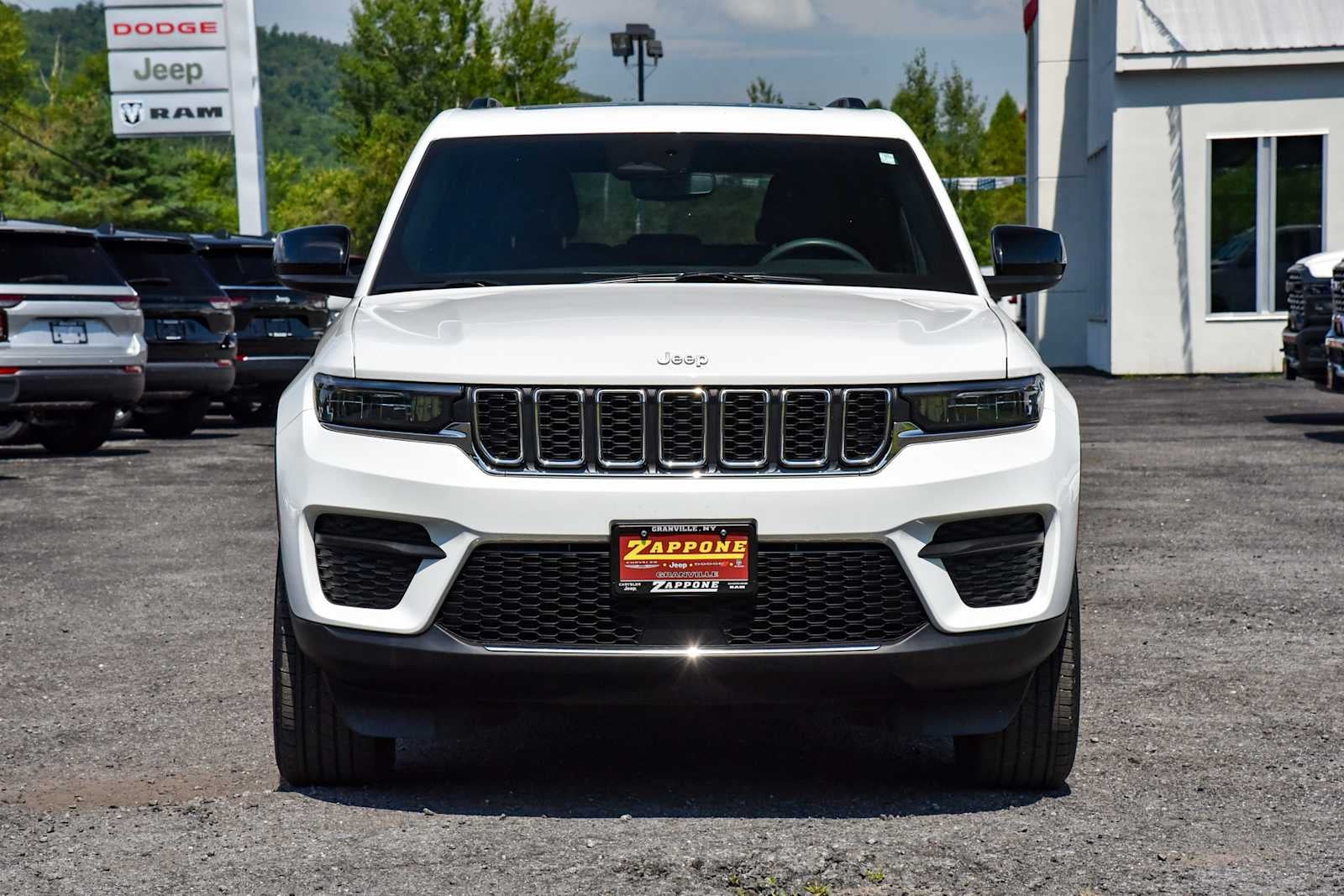 2024 Jeep Grand Cherokee Laredo X