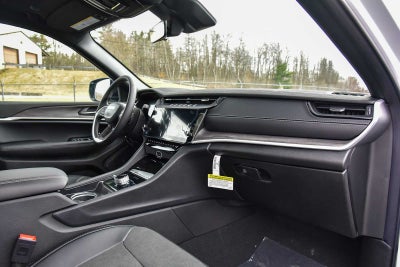 2026 Jeep Grand Cherokee Laredo Altitude