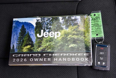 2026 Jeep Grand Cherokee Laredo Altitude