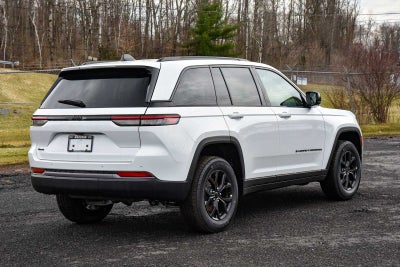 2026 Jeep Grand Cherokee Laredo Altitude