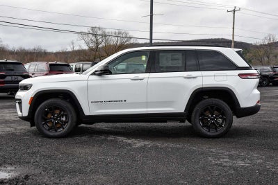 2026 Jeep Grand Cherokee Laredo Altitude