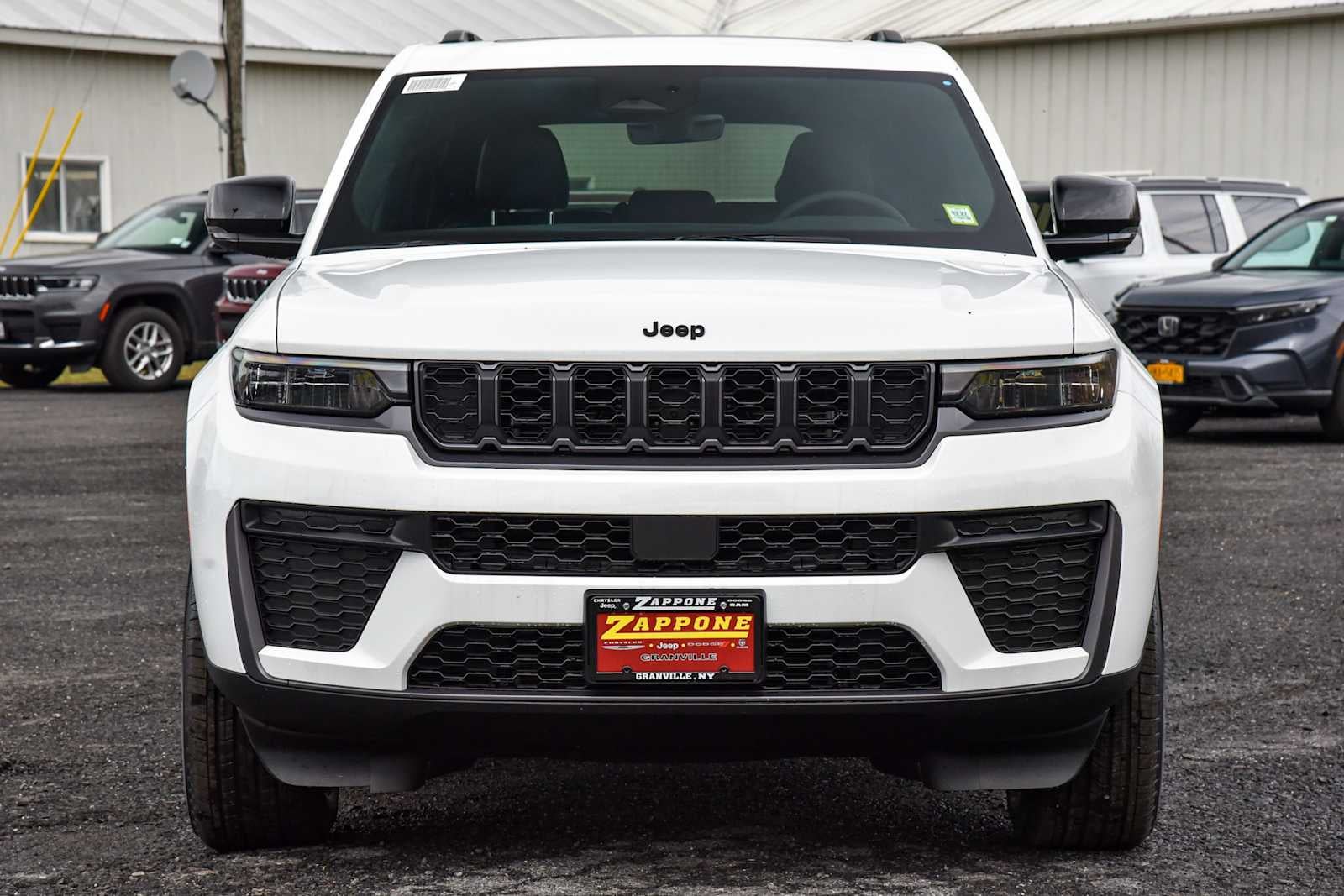 2026 Jeep Grand Cherokee Laredo Altitude