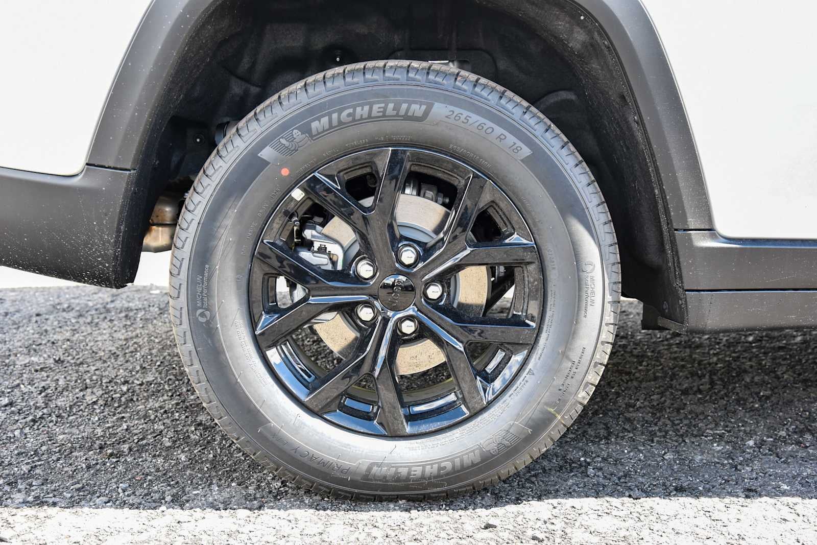 2026 Jeep Grand Cherokee Laredo Altitude