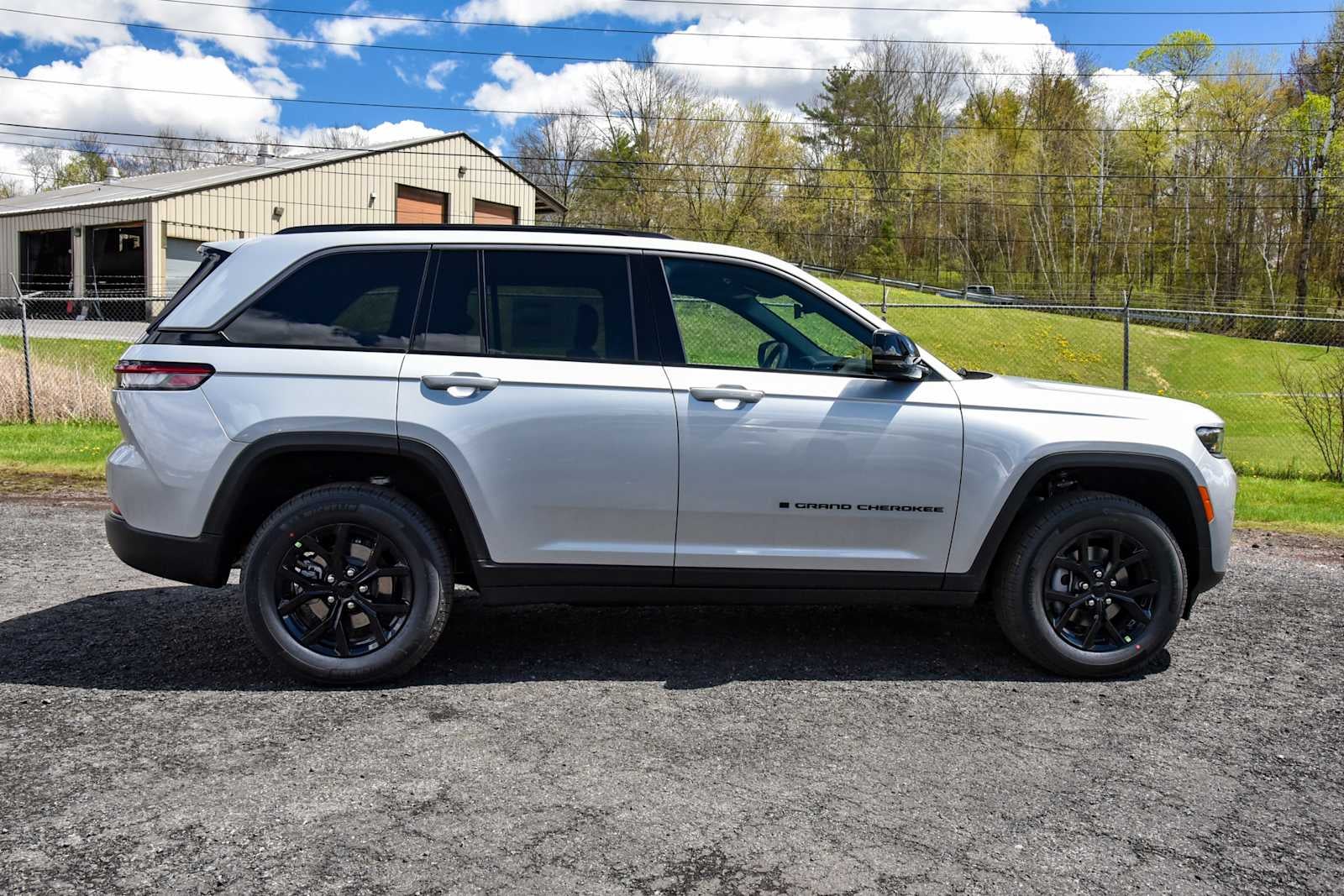 2026 Jeep Grand Cherokee Laredo Altitude