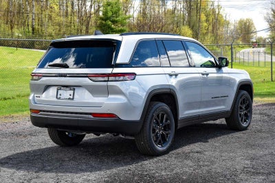 2026 Jeep Grand Cherokee Laredo Altitude