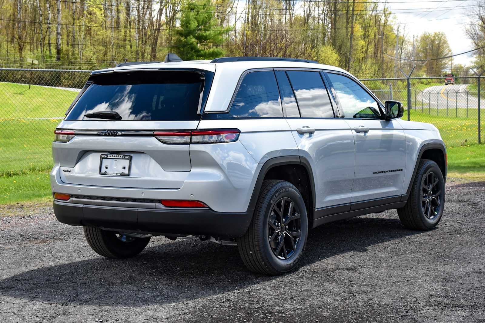 2026 Jeep Grand Cherokee Laredo Altitude