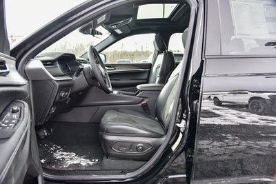 2026 Jeep Grand Cherokee Laredo Altitude