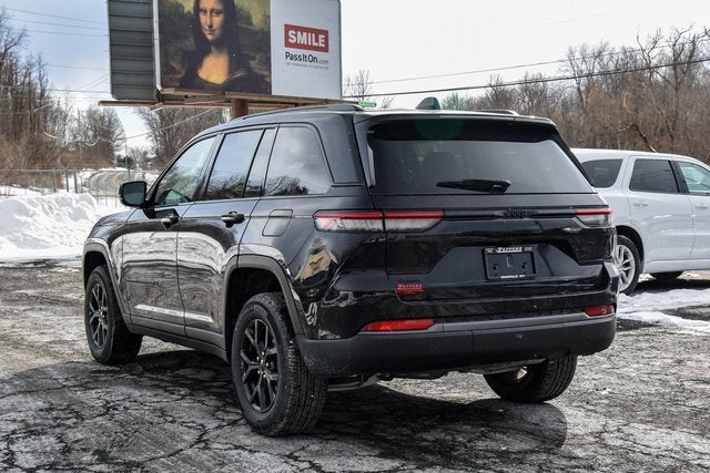 2026 Jeep Grand Cherokee Laredo Altitude