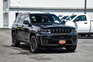 2026 Jeep Grand Cherokee Laredo Altitude
