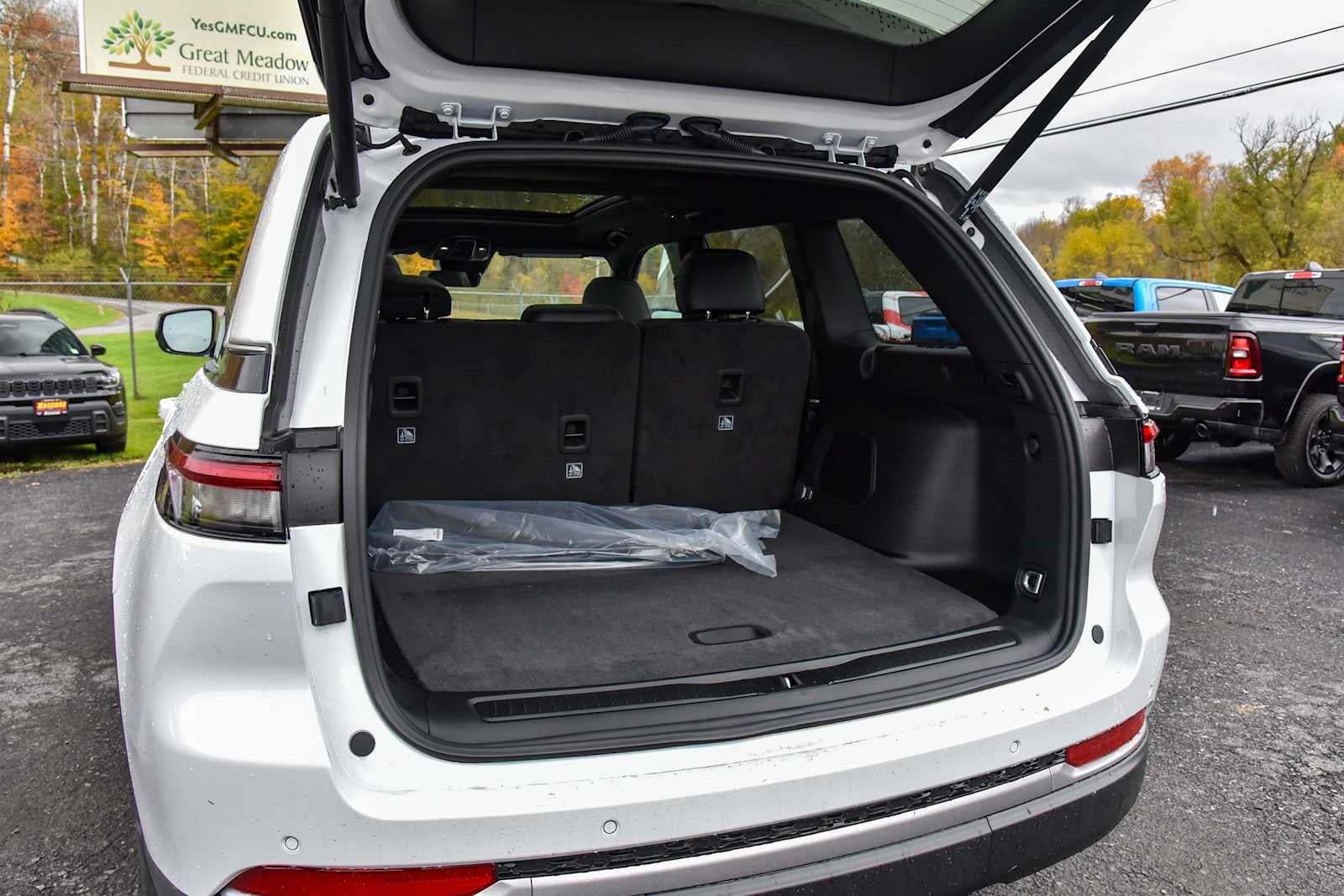 2027 Jeep Grand Cherokee Limited