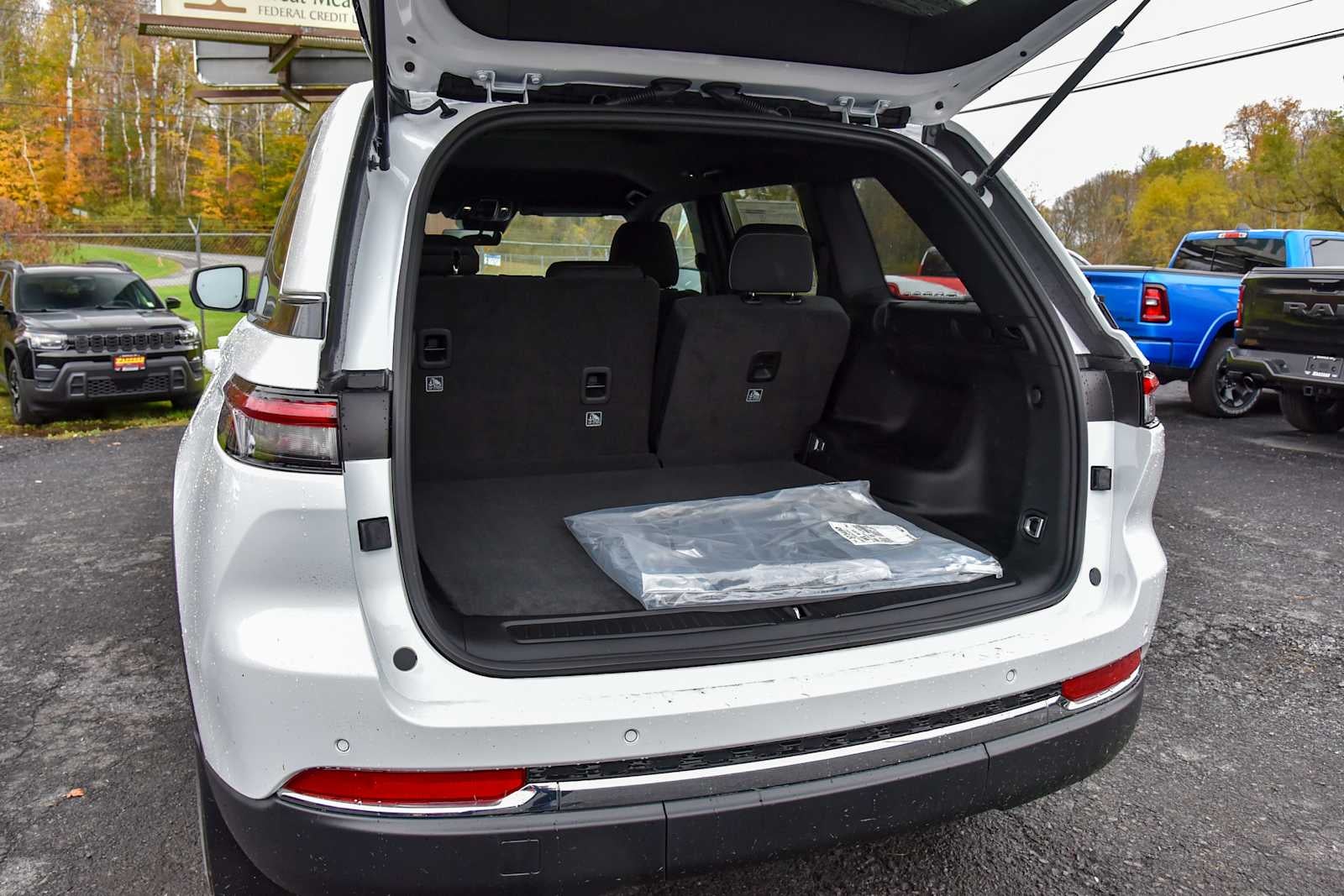 2027 Jeep Grand Cherokee Limited