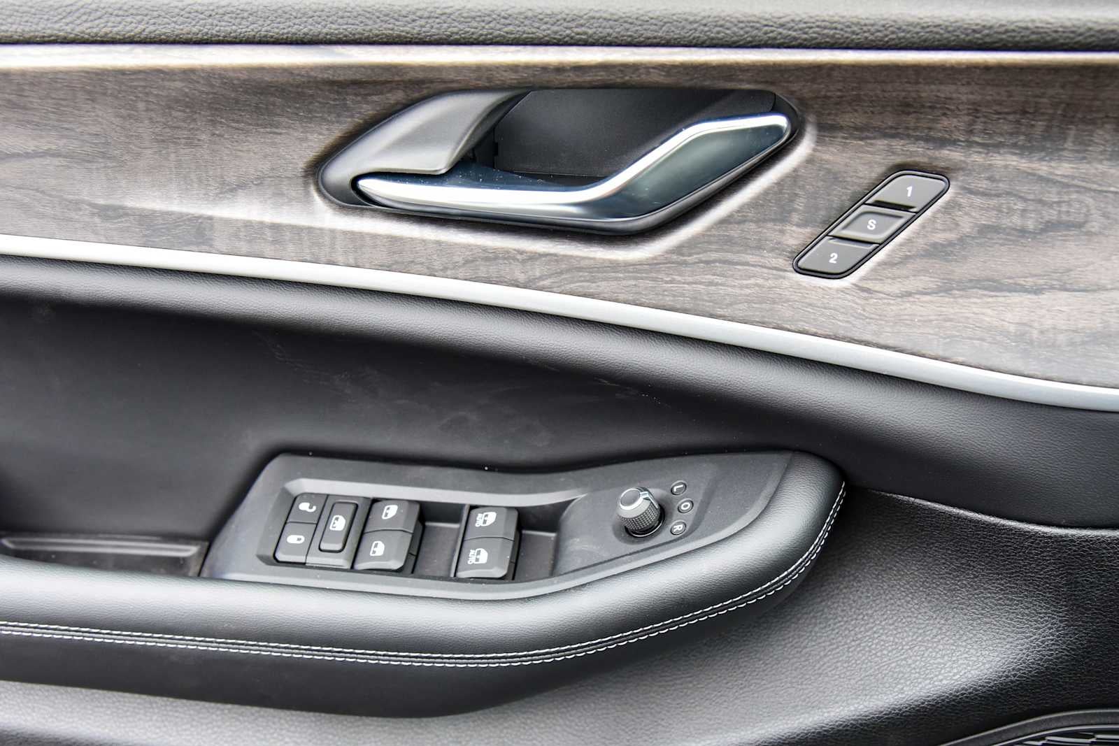 2027 Jeep Grand Cherokee Limited